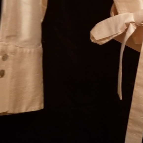 Silk wrap blouse - Picture 6 of 6